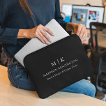 Minimalistische Monogramm oder Hinzufügen von Logo Laptopschutzhülle<br><div class="desc">Moderne Minimalistische Laptop-Siebabdeckung. Schwarz & Weiß oder wählen Sie Ihre eigenen Farben. Ideal für Firmen,  kleine Unternehmen,  Firmenmarken,  Selbstständige und mehr. Einfach mit Ihren Monogramm-Initialen,  Firmennamen und Informationen,  Jobtitel,  Slogan oder sogar mit Ihrem Logo oder persönlichem Markendesign personalisieren.</div>