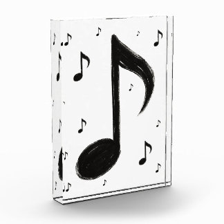 Minimalistische Musiknote – Tintenpinsel-Stil auf Fotoblock