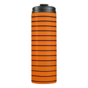 Minimalistische Orangenwandfotografie Thermosbecher