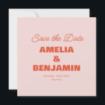 Minimalistische Pastel Pink Orange Retro Script Ho Save The Date<br><div class="desc">Mit dieser Modern Pink und Orange Save the Date Card verkünden Sie Ihren ganz besonderen Tag, ideal für Paare, die ein kühnes, aber minimalistisches Design Lieben. Mit einem weichen rosa Hintergrund und einer lebhaften orangefarbenen Typografie kombiniert diese Karte spielerische Eleganz mit einer modernen Ästhetik, um den Ton für Ihre Hochzeit...</div>