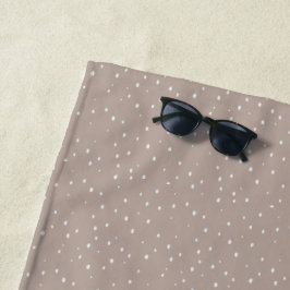 Minimalistische Polka-Dotdesign in geschmeidigten Strandtuch