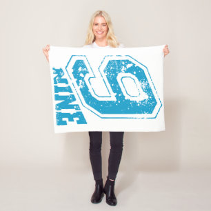 Minimalistische Retro Typografie Blue Number Nine Fleecedecke