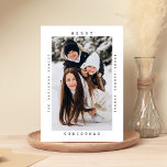 Minimalistische Schreibmaschine - Frohe Weihnachte Feiertagskarte<br><div class="desc">Elegant Simple Minimalistische Schreibmaschine | Frohe Weihnachts-Ein-Foto-Weihnachtskarten - Schwarz-Weiß-Single-Fotokarte</div>