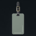 Minimalistische Schreibmaschinentypografie-Ecke Gepäckanhänger<br><div class="desc">Personalisierter Gepäckanhänger mit Ihren Namen in einem minimalistischen Retro-Schriftart Schreibmaschine in Weiß in der Ecke auf einem schlauen grünen Hintergrund.</div>