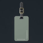 Minimalistische Schreibmaschinentypografie-Ecke Gepäckanhänger<br><div class="desc">Personalisierter Gepäckanhänger mit Ihren Namen in einem minimalistischen Retro-Schriftart Schreibmaschine in Weiß in der Ecke auf einem schlauen grünen Hintergrund.</div>