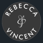 Minimalistische Schwarz-weiße Hochzeiten Personali Runder Aufkleber<br><div class="desc">Diese personalisierten, neutralen Hochzeitsaufkleber sind eine schöne Ergänzung zu jeder Hochzeitsfeier. Diese individuell anpassbaren Aufkleber sind so konzipiert, dass sie Ihren Gastgeschenke Hochzeiten eine persönliche Touch hinzufügen oder Dankesgeschenke. Sie sind in verschiedenen Formen und Größen erhältlich. Diese Aufkleber können auch verwendet werden, um Gegenstände wie Einladungen, Umschläge oder Tischdecken Platzkarten...</div>