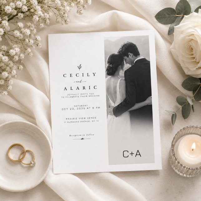 Minimalistische Split-Layout-Vertikalfoto-Hochzeit Einladung (Von Creator hochgeladen)