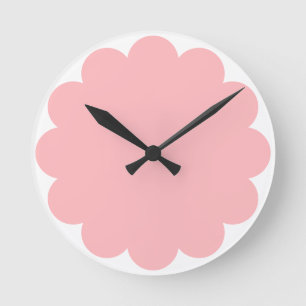Minimalistische süße Pastellrosa-Blütensilhouette  Runde Wanduhr