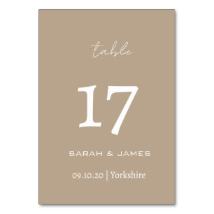 Minimalistische Taupe Script Wedding Personalisier Tischnummer