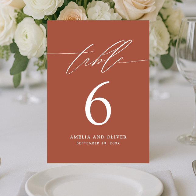 Minimalistische Terracotta Script Tischnummer Card (Von Creator hochgeladen)