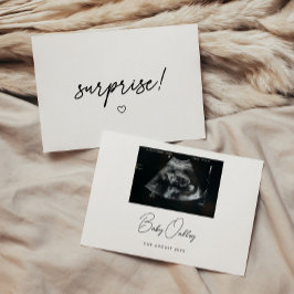 Minimalistische "Überraschung!" Neue Baby-Schwange Ankündigung