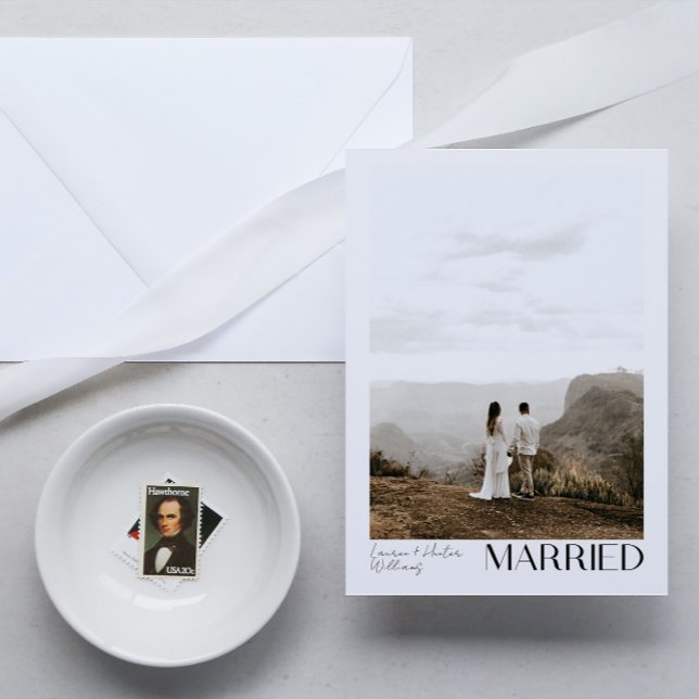 Minimalistische Verheiratete 3 Foto Script QR Code Ankündigung (Wedded Bliss! Join Our Post-Wedding Bash 🥂🎉 [Customize Here])