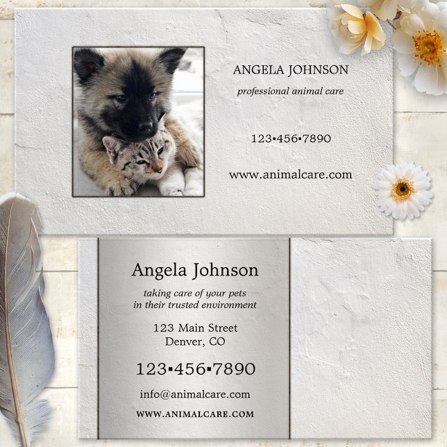 Minimalistische Visitenkarte für Personalisiertes  (Minimalist business card featuring your own photo framed by an off white plastered wall texture)