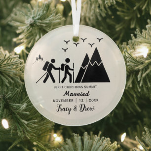 Minimalistische Weihnachtsgebirgswanderung Verheir Ornament Aus Glas
