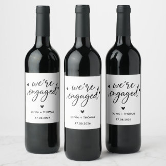 Minimalistische We're Engaged Wein-Etikette Weinetikett