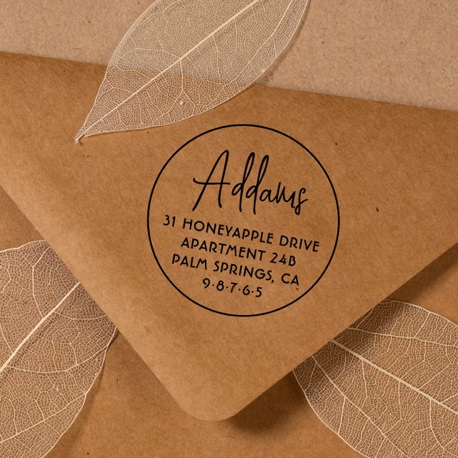 Minimalistischer Familienname Fett Runde Rücksende Permastempel (Rubber Stamp Mock-up)