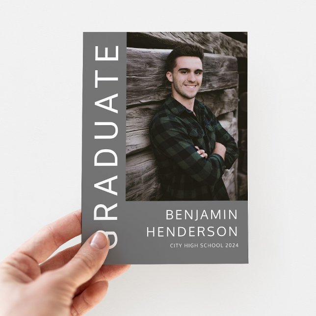 Minimalistischer Grauer Foto Abschluss Ankündigung (Minimalist Gray Photo Graduation Announcement)