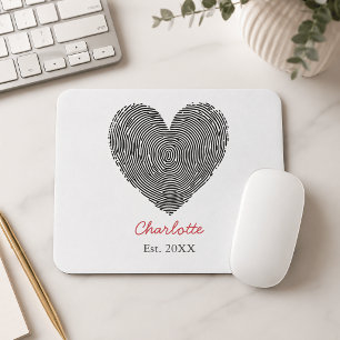 Minimalistischer Herz-Fingerabdruck personalisiert Mousepad