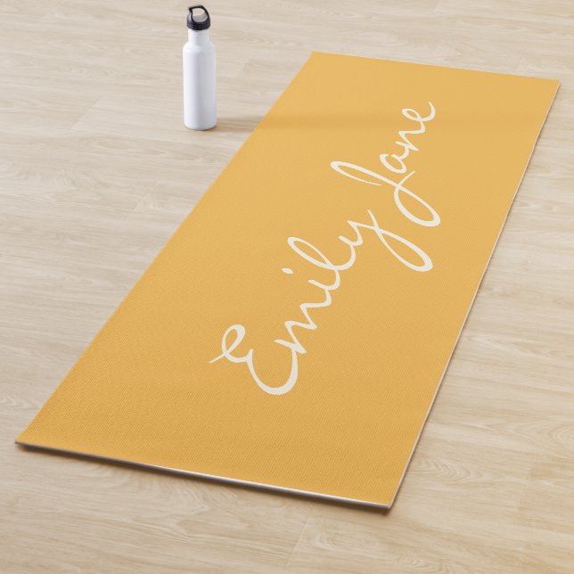 Minimalistischer moderner Kalligrafiename Benutzer Yogamatte (Beispiel)