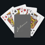 Minimalistischer moderner Kalligraphie Schwarz-wei Spielkarten<br><div class="desc">Benutzerdefinierte Spielkarten mit Ihrem Namen in schönen handgeschriebenen Schriftzeichen auf einem stilvollen schwarzen Hintergrund. Tolle Geschenkidee.</div>