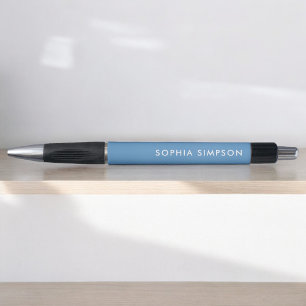Minimalistischer moderner lichtblauer Stift