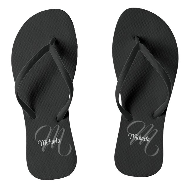 Minimalistischer moderner Monogramm-Anfangsname Flip Flops (Fußbett)