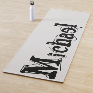 Minimalistischer moderner Monogramm-Name schwarz g Yogamatte