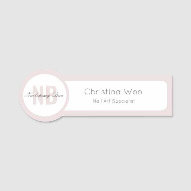Minimalistischer moderner Nail Salon Mitarbeiter Namensschild (Vorderseite)