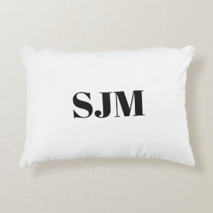 Minimalistischer Name für schwarze Monogramm Dekokissen