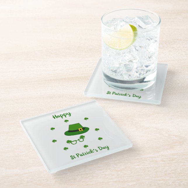 Minimalistischer Niedlicher Happy St Patrick's Day Glasuntersetzer (Schrägansicht)