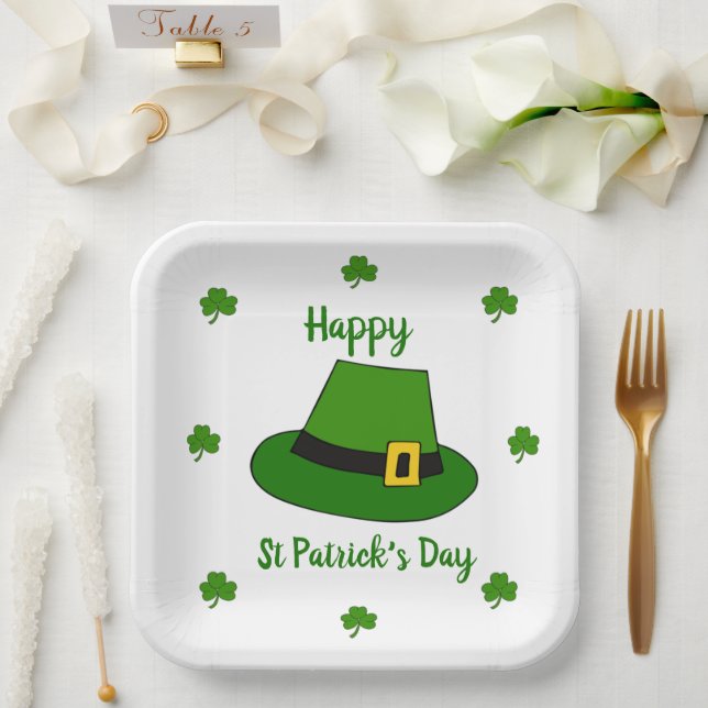 Minimalistischer Niedlicher Happy St Patrick's Day Pappteller (Hochzeit)