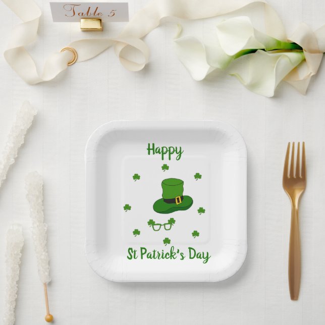 Minimalistischer Niedlicher Happy St Patrick's Day Pappteller (Hochzeit)