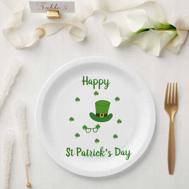 Minimalistischer Niedlicher Happy St Patrick's Day Pappteller (Hochzeit)