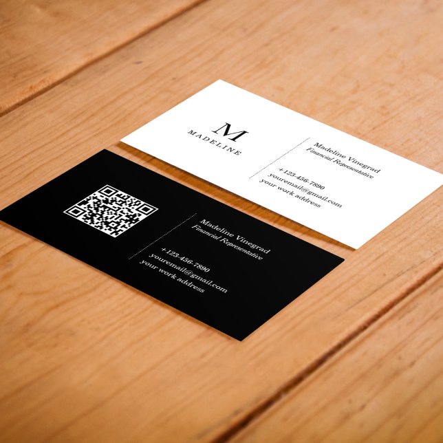 Minimalistischer QR-Code für Schwarzweiß Visitenkarte (Von Creator hochgeladen)