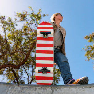 Minimalistischer roter und weißer Streifen Skateboard
