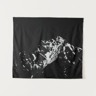 Minimalistischer, schneebedeckter Berg Wandteppich