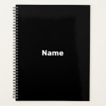 Minimalistischer Schwarzer individuelle Name Text  Planer<br><div class="desc">Minimalistische Schwarz-individuelle Name Text Monogramm oder Jahr personalisiert moderne,  einfache und elegante personalisierte Agenda,  Planer. Benutzerdefinierter weißer Text auf schlichtem schwarzen,  soliden Hintergrund. Sie können es mit Ihrem Namen,  Monogramm,  Initialen,  Jahr oder benutzerdefinierten Text,  Firma,  Büro oder Firmennamen usw. anpassen</div>