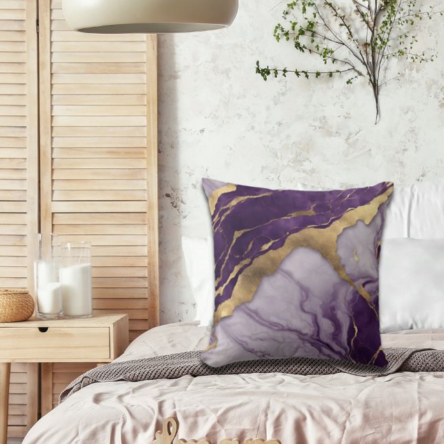 Minimalistischer skandinavischer Chic Lilac Lila M Kissen (Minimalist Scandinavian Chic Lilac Purple Marble Throw Pillow)