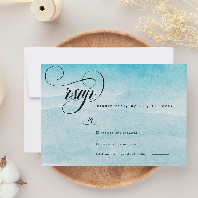 Minimalistischer Sommer Blue Ocean Beach Hochzeit RSVP Karte (Von Creator hochgeladen)