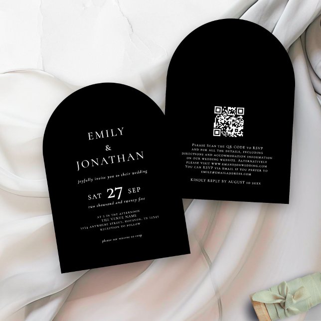 Minimalistischer Text QR Code Schwarzer Bogen Hoch Einladung (front and back view)