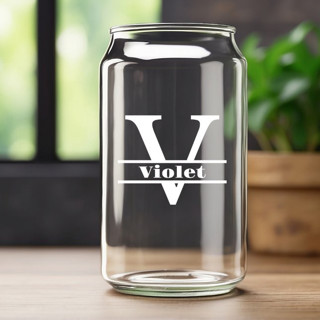 Minimalistischer weißer Buchstabe V Monogramm und  Dosenglas (Von Creator hochgeladen)