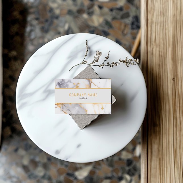 Minimalistischer weißer und goldener Marmor Visitenkarte (Contemporary business cards that showcase a chic gold border and a luxurious white and gold marble.)