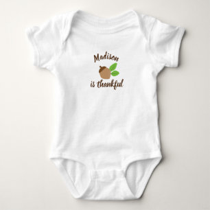Minimalistisches Baby First Erntedank ist dankbar Strampler