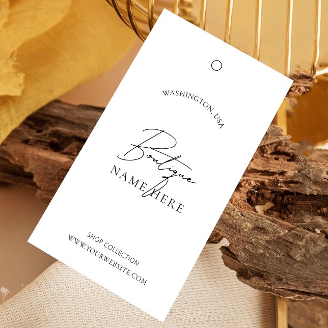 Minimalistisches Bekleidungspreis-Etikett für den  (Minimalist black and white clothing product hang tag with trendy script font and sizing table)