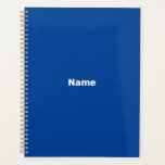 Minimalistisches blaues benutzerdefiniertes Textja Planer<br><div class="desc">Minimalistischer, blauer, individueller Text, Jahr, Monogramm, Initialen, Name einfach modern und elegant personalisiert. Benutzerdefinierter weißer Text auf blauem, schlichtem Hintergrund.</div>