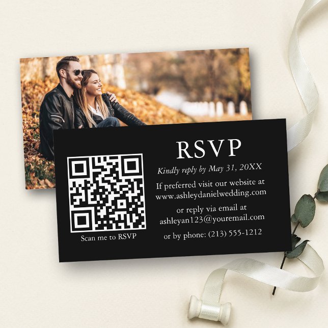 Minimalistisches einfaches Foto Hochzeit QR Black  Begleitkarte (Customize to change text size, text style or background color of card.)