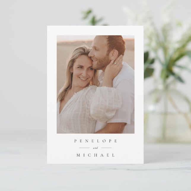 Minimalistisches einfaches Hochzeitsszenario-Foto  Dankeskarte (Stehend Vorderseite)