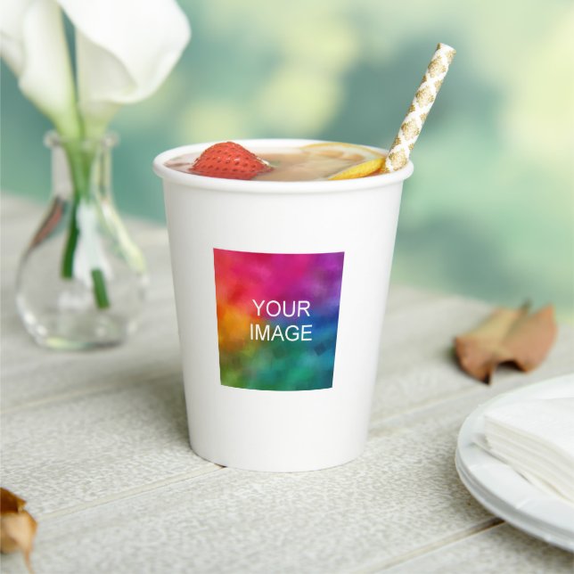 Minimalistisches einfaches Papercup-Template Moder Pappbecher (In Situ)