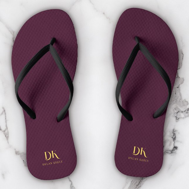 Minimalistisches, elegantes Monogram Dark Red Gold Flip Flops (Von Creator hochgeladen)