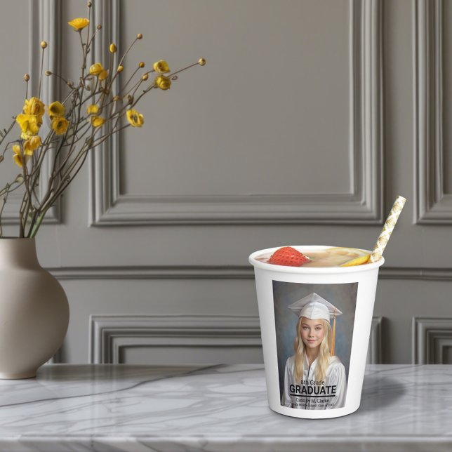 Minimalistisches Foto Abschluss 8. Klasse Pappbecher (Von Creator hochgeladen)